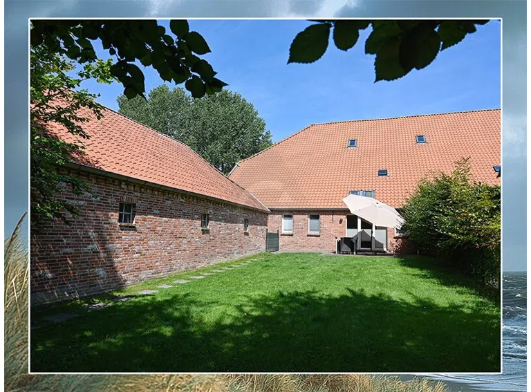 großer, eingezäunter Garten