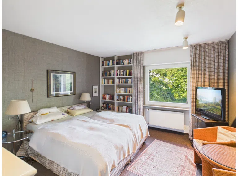 Komfortables Hauptschlafzimmer