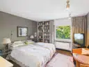 Komfortables Hauptschlafzimmer