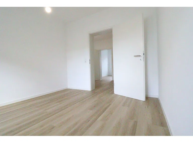 Kinderzimmer oder Büro - Bild 2