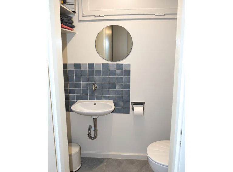 Gäste-WC, 2-Zimmer-Wohnung mit Balkon, Kauf in Düsseldorf
