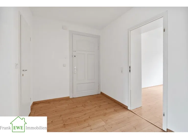 Diele; 3-Zimmer-Wohnung mit Garten zum Kauf in Düsseldorf Eller