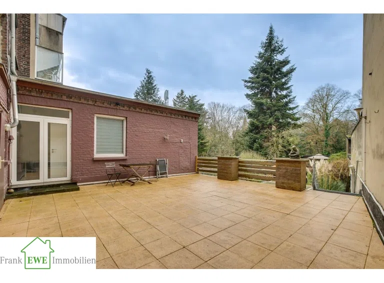 Gemeinschaftsterrasse, 3-Zimmer-Wohnung mit Garten, Kauf Düsseldorf Eller, Frank Ewe Immobilienmakler Düsseldorf Hassels
