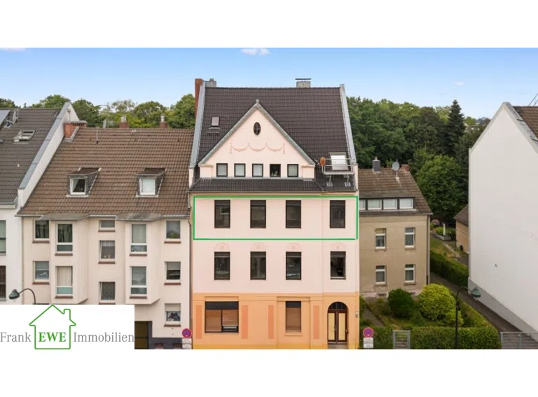 Hausansicht, 3-Zimmer-Wohnung mit Garten zum Kauf in Eller