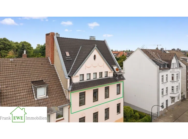 Hausansicht; 3-Zimmer-Wohnung mit Garten zum Kauf in Eller