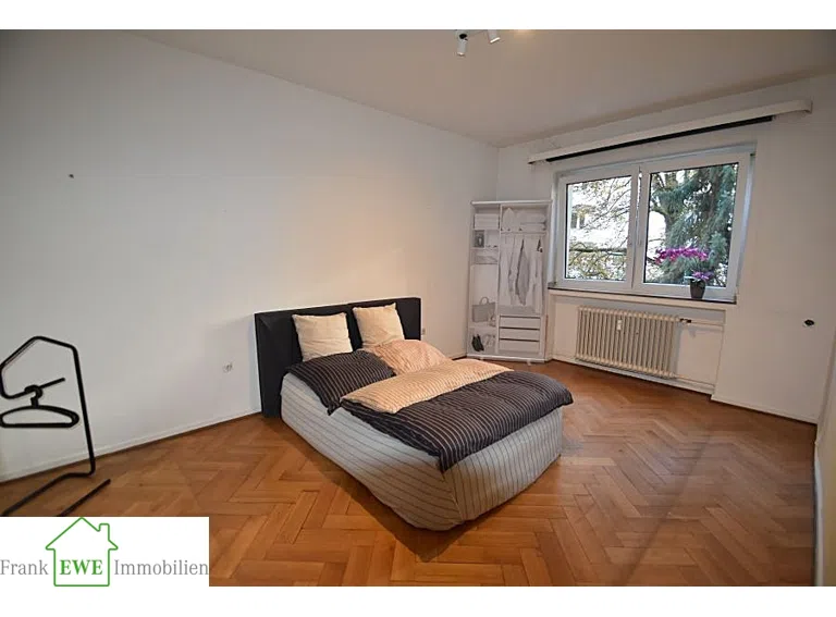 Schlafzimmer, 3-Zimmer-Wohnung mit Loggia zum Kauf Düsseltal Zoo, Frank Ewe Immobilien