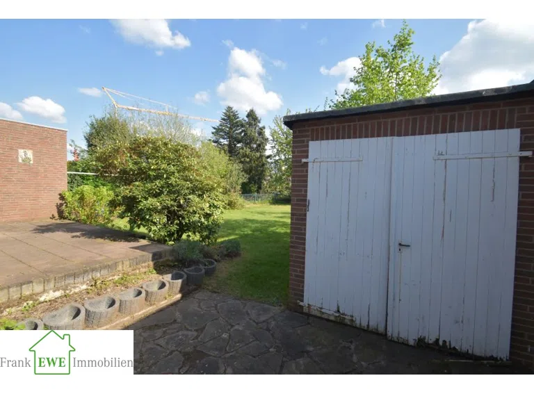 Gartenschuppen, Grundstück mit Altbestand zum Kauf in Düsseldorf Urdenbach