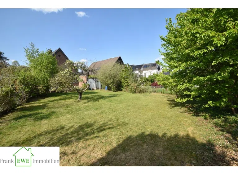 Garten. Grundstück mit Altbestand zum Kauf in Düsseldorf Urdenbach