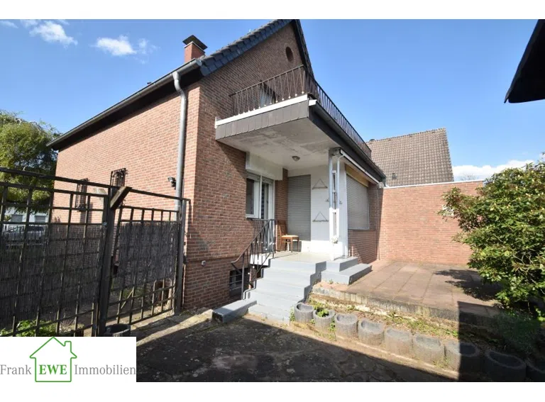 Terrasse, Grundstück mit Altbestand zum Kauf in Düsseldorf Urdenbach