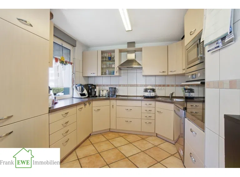 Küche EG, Zweifamilienhaus mit Garage zum Kauf in Düsseldorf Hassels, Frank Ewe Immobilienmakler Düsseldorf Hassels