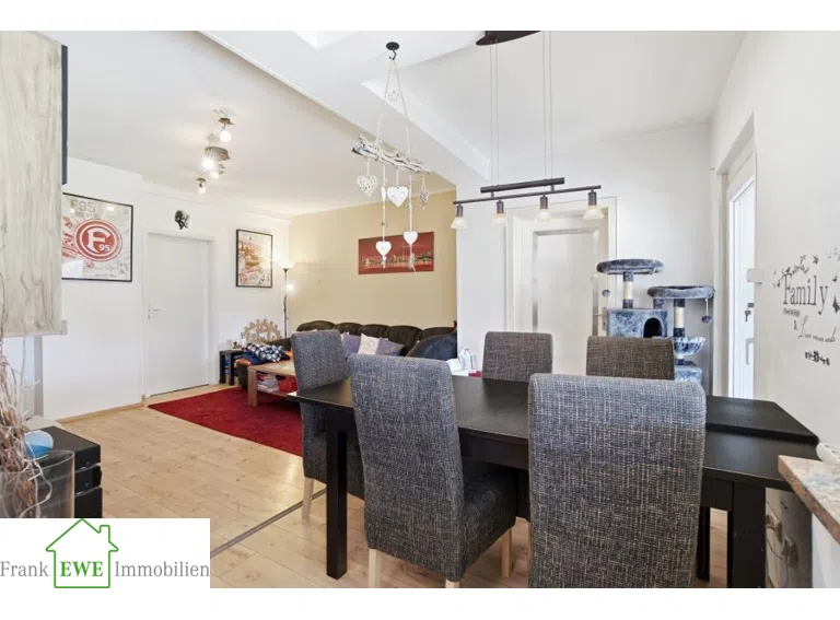 Esszimmer EG, Zweifamilienhaus mit Garage zum Kauf in Düsseldorf Hassels, Frank Ewe Immobilienmakler Düsseldorf Hassels