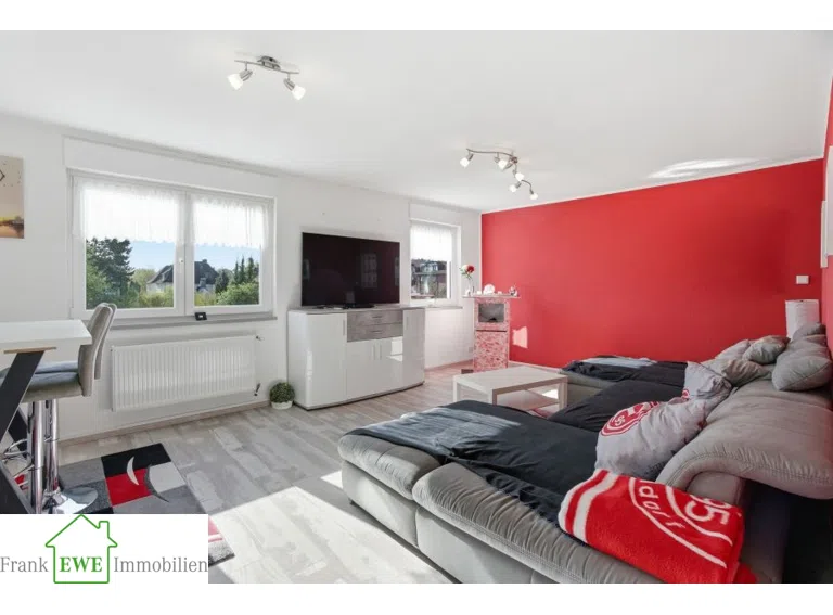 Wohnzimmer 1.OG, Zweifamilienhaus mit Garage zum Kauf in Düsseldorf Hassels, Frank Ewe Immobilienmakler Düsseldorf Hassels