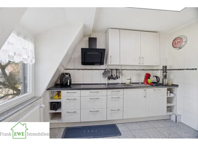 Küche 1.OG, Zweifamilienhaus mit Garage zum Kauf in Düsseldorf Hassels, Frank Ewe Immobilien Düsseldorf Hassels