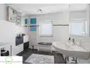 Bad 1.OG, Zweifamilienhaus mit Garage zum Kauf in Düsseldorf Hassels, Frank Ewe Immobilienmakler Düsseldorf Hassels