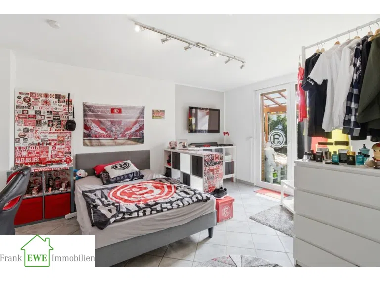 Kinderzimmer 1 1.OG, Zweifamilienhaus mit Garage zum Kauf in Düsseldorf Hassels, Frank Ewe Immobilienmakler Düsseldorf Hassels