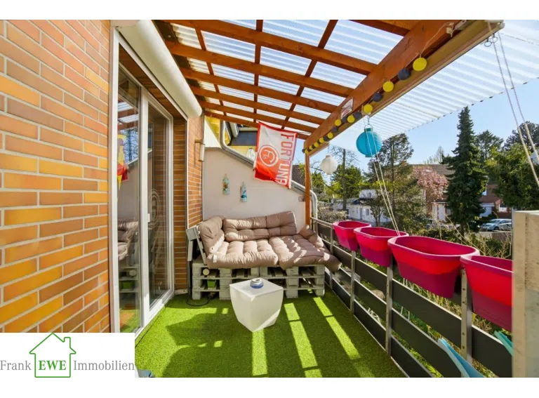 Balkon 1.OG, Zweifamilienhaus mit Garage zum Kauf in Düsseldorf Hassels, Frank Ewe Immobilienmakler Düsseldorf Hassels