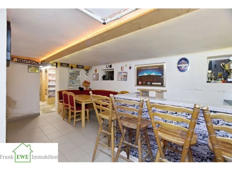Kellerbar Hobbyraum, Zweifamilienhaus mit Garage zum Kauf in Düsseldorf Hassels, Frank Ewe Immobilien Düsseldorf