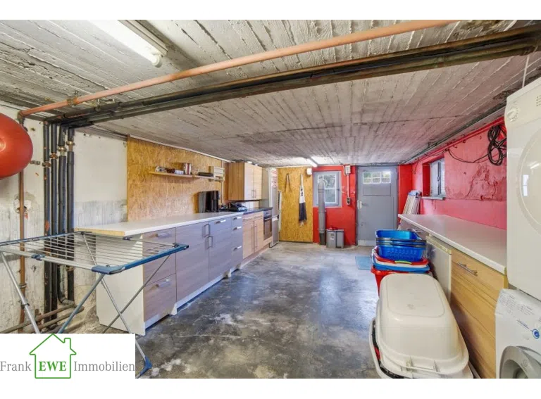 Waschkeller, Zweifamilienhaus mit Garage zum Kauf in Düsseldorf Hassels, Frank Ewe Immobilienmakler Düsseldorf