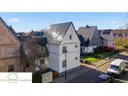 Haus und Straßenansicht Luftaufnahme, Zweifamilienhaus zum Kauf in Düsseldorf Hassels, Frank Ewe Immobilienmakler Düsseldorf Hassels