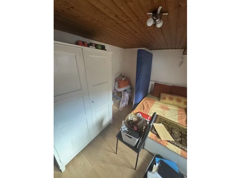 24 Schlafzimmer