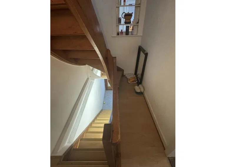 12 Treppenhaus von oben