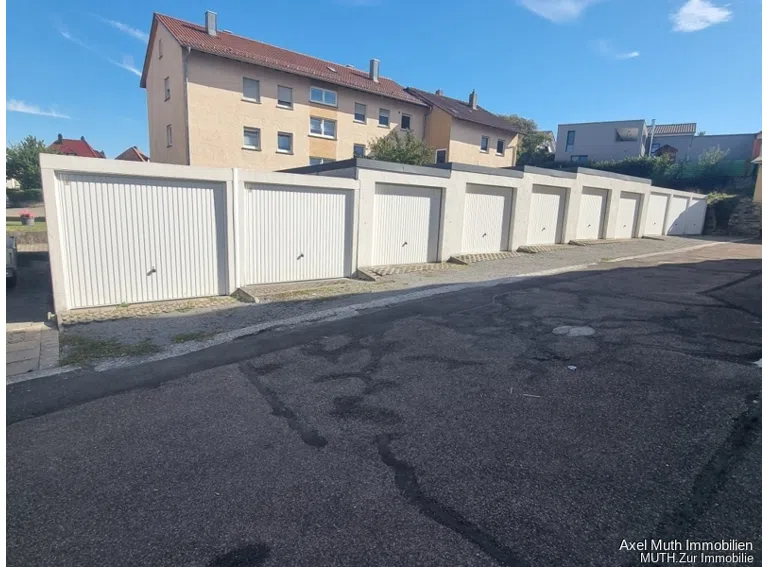 Garagenpark auf dem Platz
