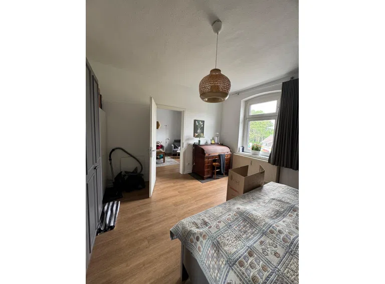 Schlafzimmer 1