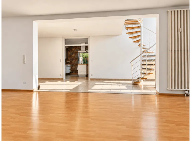WG1 EG Blick zum Flur vom Wohnzimmer