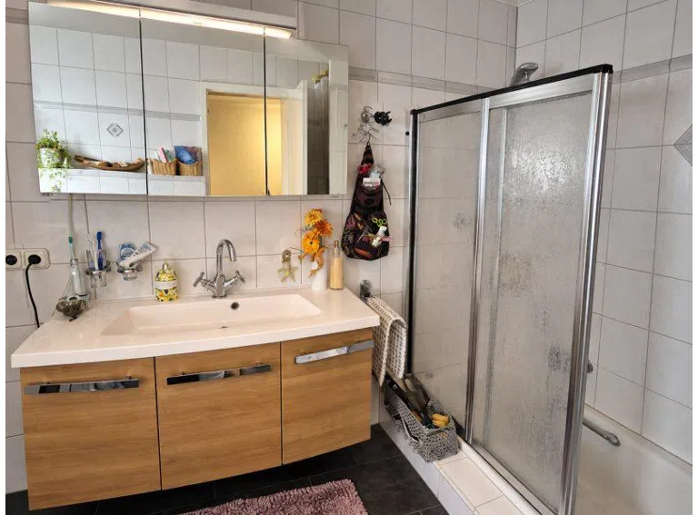 017 Wohnhaus Bad