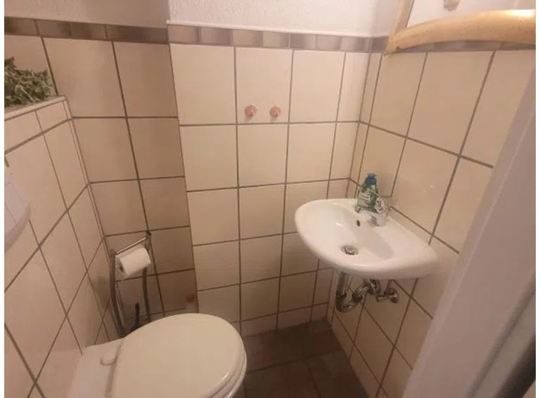 013 Pension Gäste WC im OG