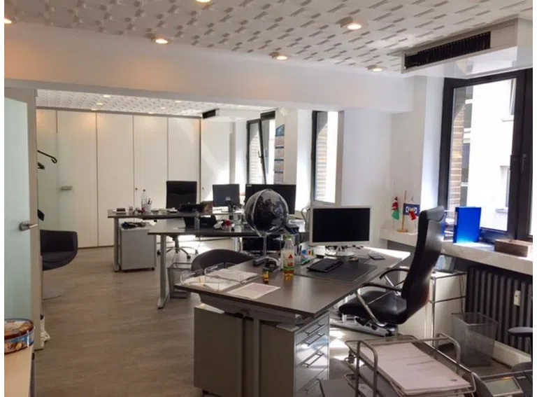25-Hinterhaus Anbau großes Büro 2 1.OG
