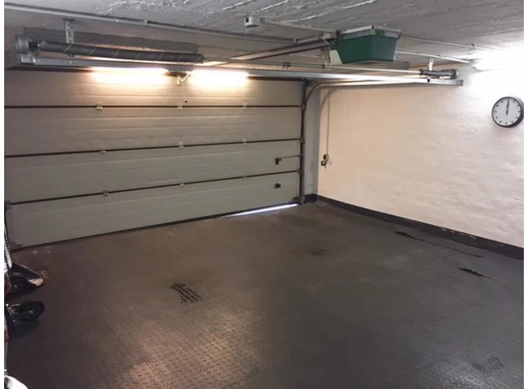 00-Hinterhaus Innenansicht Garage 1