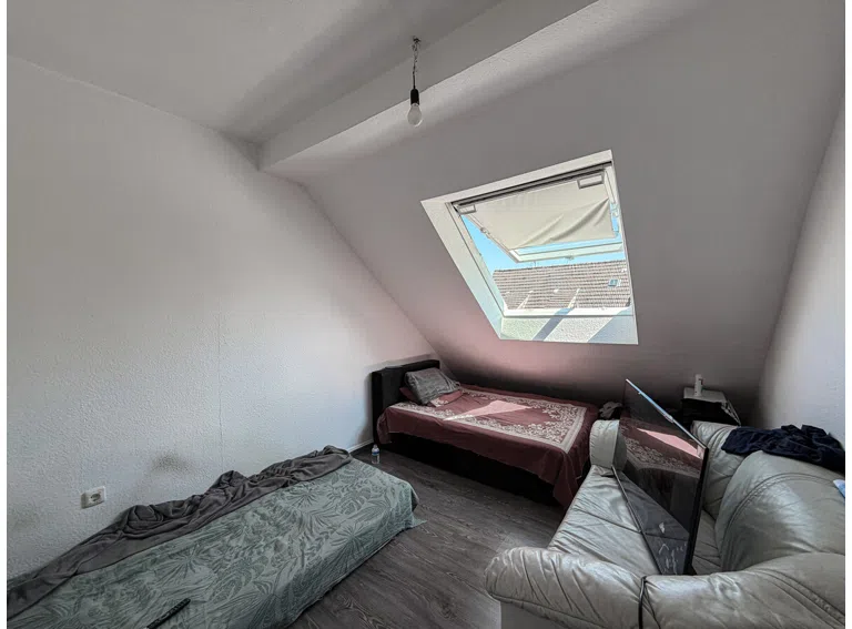 Schlafzimmer 1