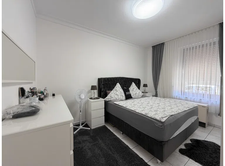 Schlafzimmer 2 w. Ansicht