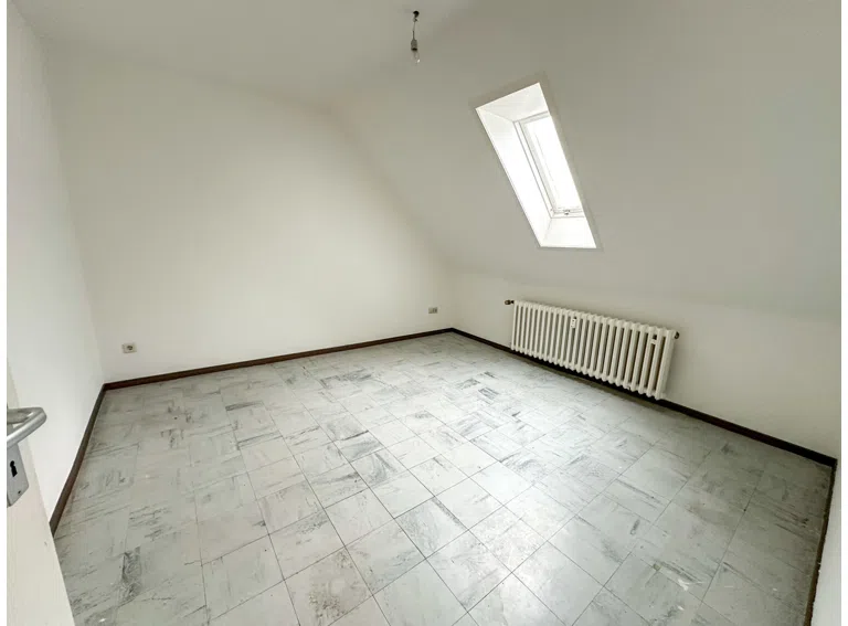 Schlafzimmer DG (Leerwohnung)