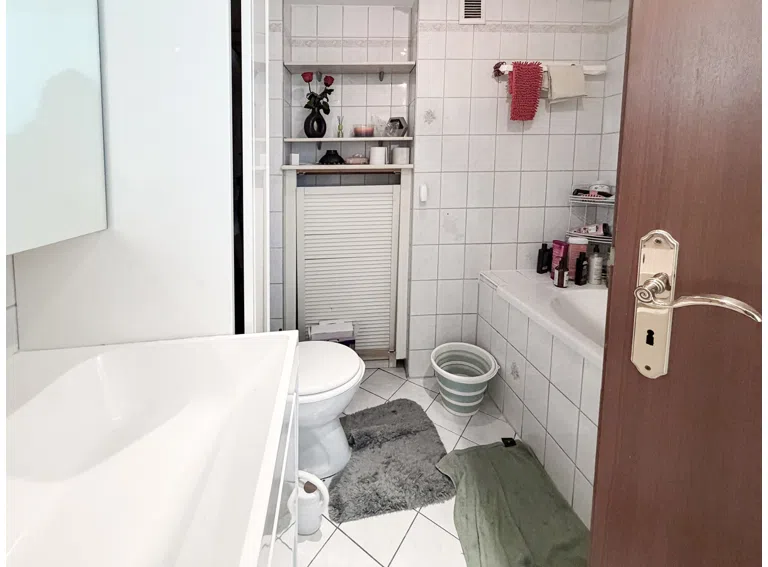 Badezimmer mit Badewanne