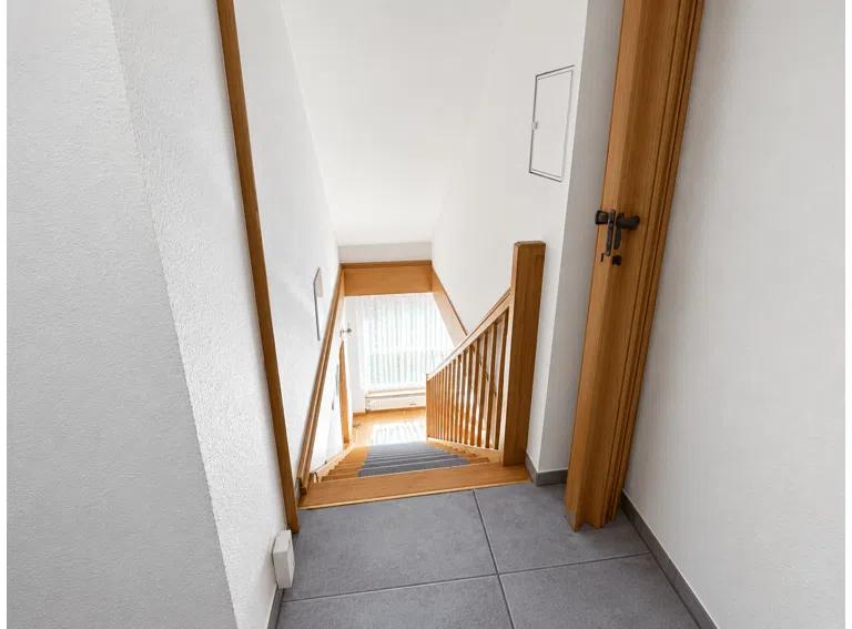 Treppe ins Obergeschoss