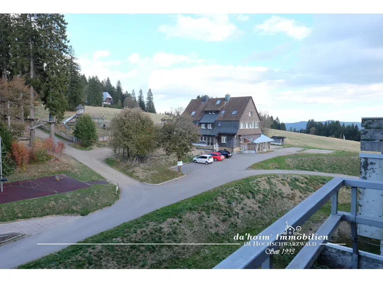 ETW-Chaletgefühl–das-kleine-Glück-am-Berg-Feldberg00-012dahoim_immo_wtm.JPG