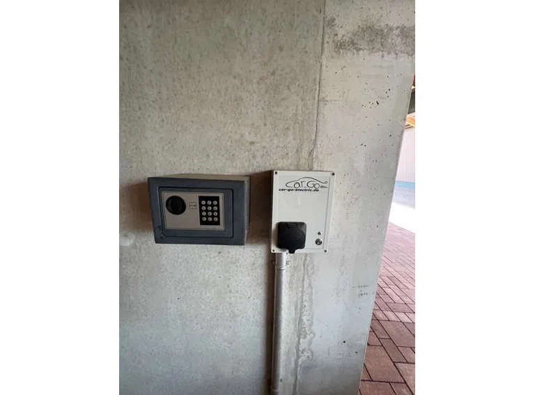 111 Wallbox 1