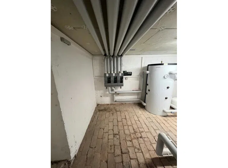 90 Technikraum