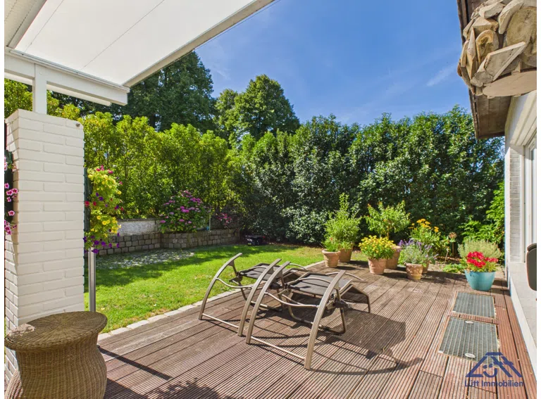 Terrasse Blick in den Garten - Lütt Immobilien - Kiel