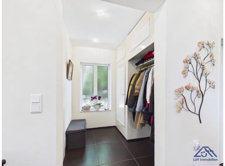 Gaderobe EG - Lütt Immobilien - Kiel