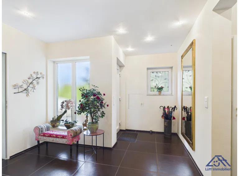 Hauseingang EG - Lütt Immobilien - Kiel