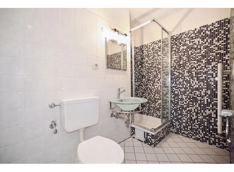 Badezimmer - Ansicht 1