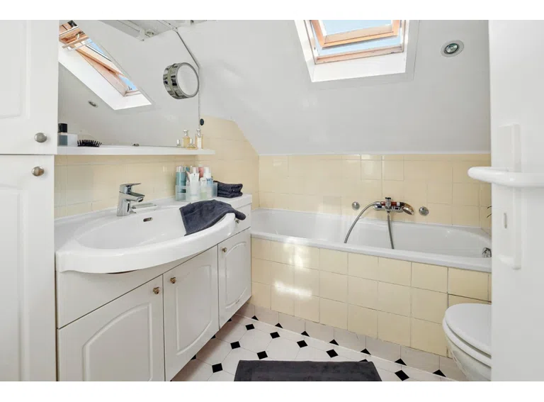Badezimmer DG Links - Ansicht 2