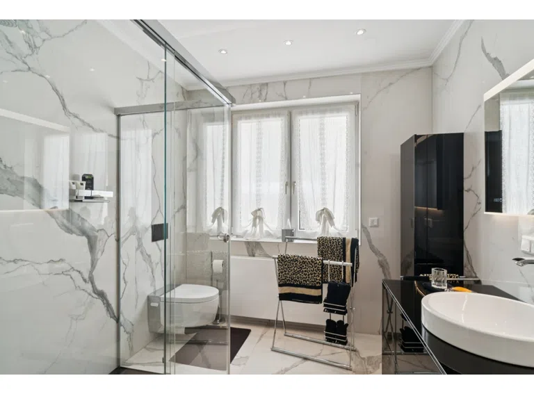Badezimmer EG