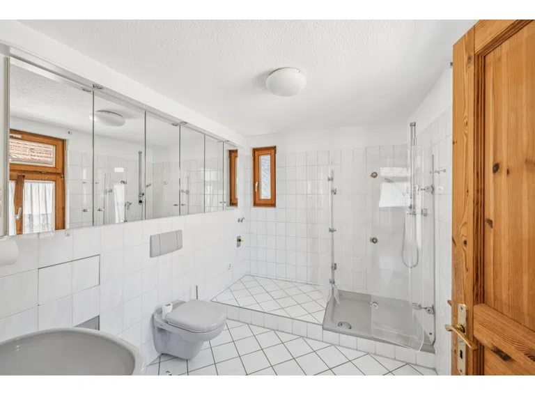 Haupthaus - 1. OG - Badezimmer