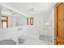 Haupthaus - 1. OG - Badezimmer