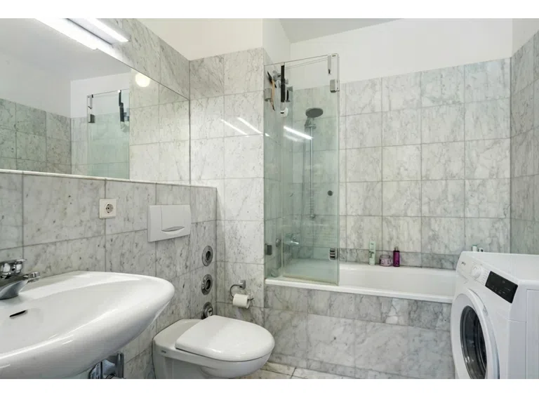 Badezimmer - Ansicht 1
