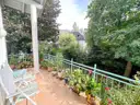 Ruhiger Sonnen-Balkon